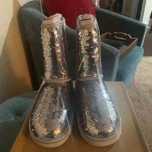 Women’s Classic Short Sequin Boot SZ 6 BNIB